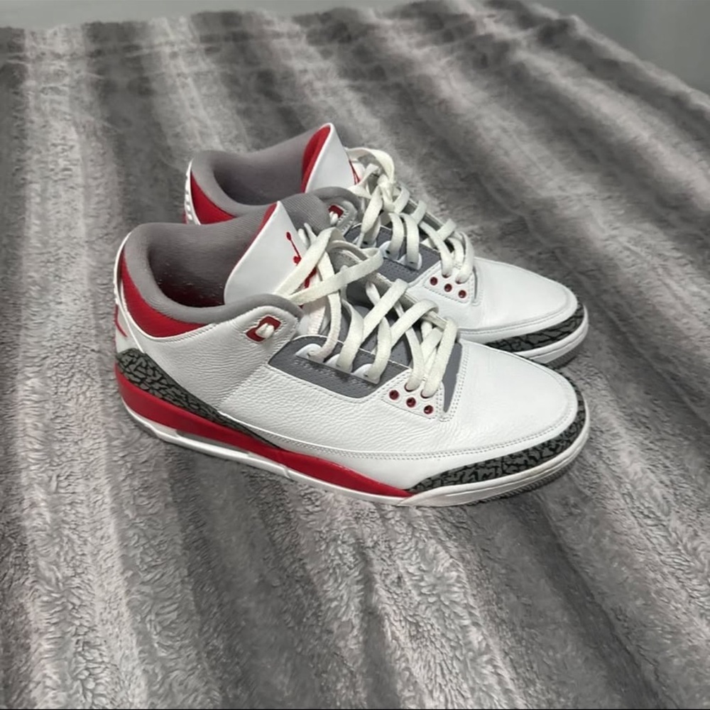 Jordan Athletic Shoes - White and Red